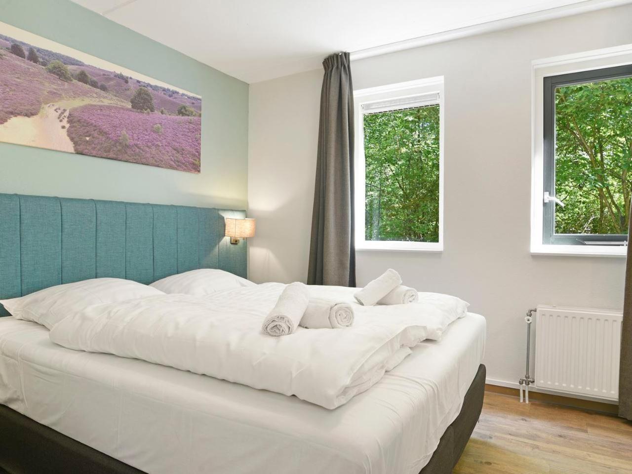 Luxury 4-Person Bungalow In The Holiday Park Landal Twenhaarsveld 霍尔顿 外观 照片