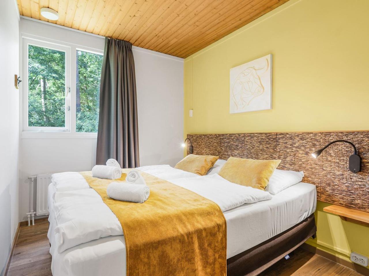 Luxury 4-Person Bungalow In The Holiday Park Landal Twenhaarsveld 霍尔顿 客房 照片