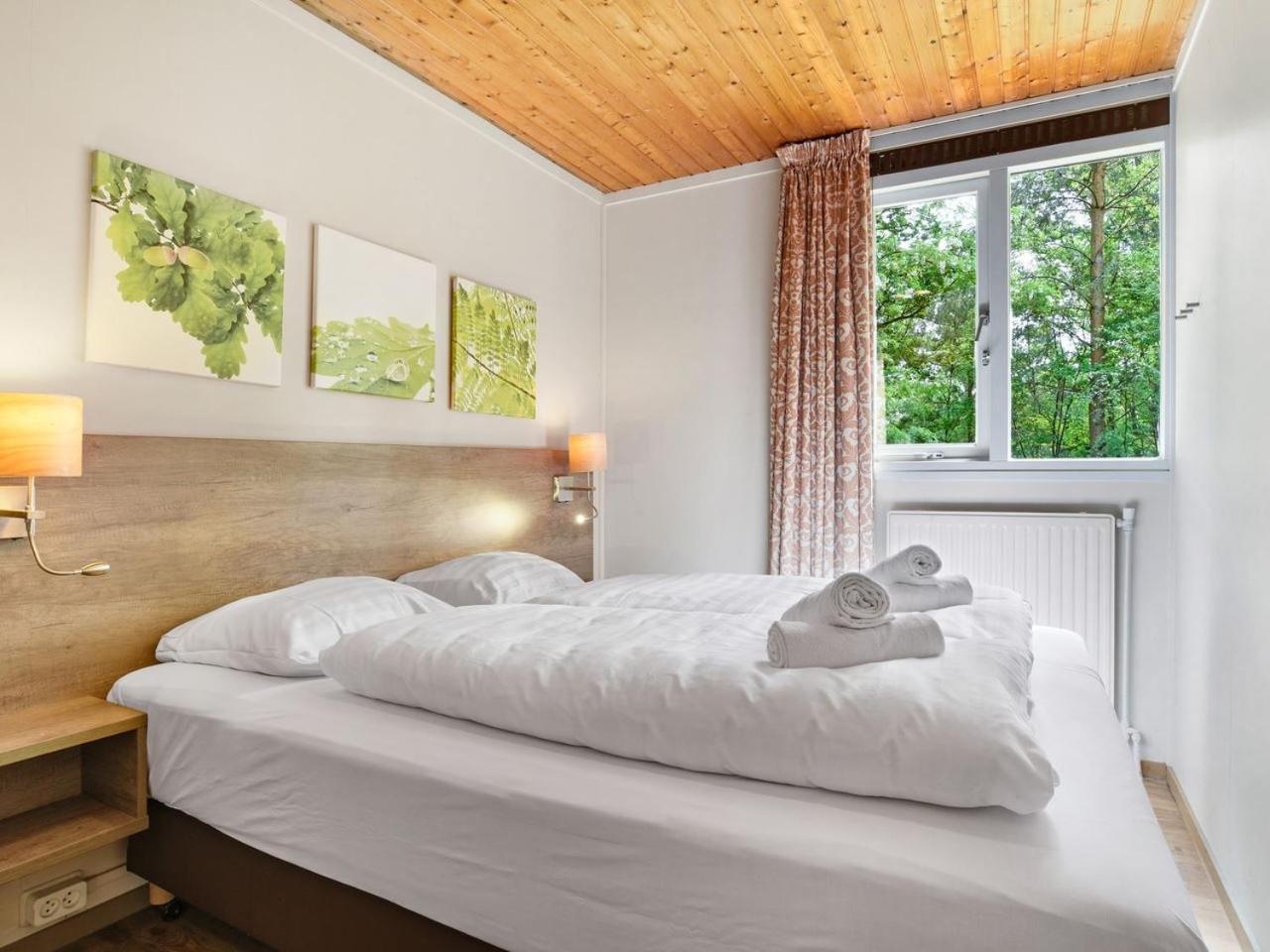 Luxury 4-Person Bungalow In The Holiday Park Landal Twenhaarsveld 霍尔顿 客房 照片